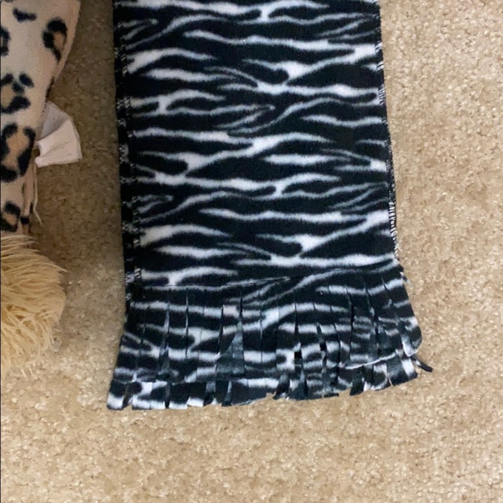 Scarf bundle (two scarves) - Picture 3 of 4